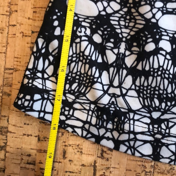 Athletic Lulu Lemon tank top - Picture 4 of 7